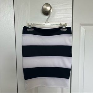 xs charlotte russe black and white pencil skirt